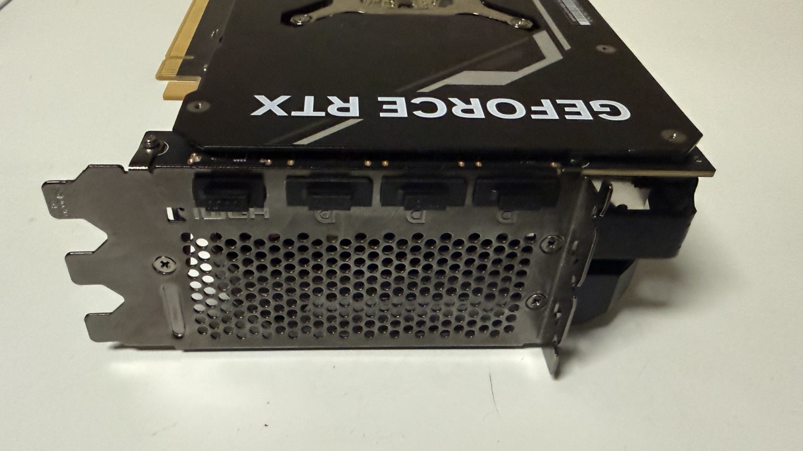 عرض ترويجي من BH: اشترِ 2 واحص - مراجعة Rtx 4090 24Gb Graphics Card وسعره